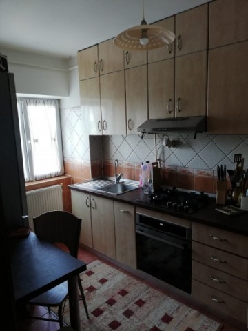 apartament-3-camere-decomandat-zona-casa-tineretului-pret-70000-euro-neg-3