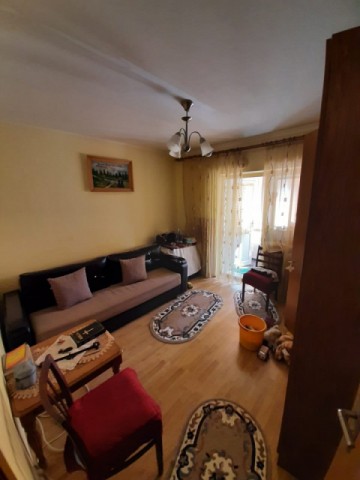 apartament-4-camere-decomandat-suprafata-de-77-mp-pret-65000-euro-neg-0