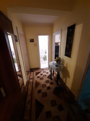 apartament-3-camere-decomandat-zona-ultracentrala-pret-55000-euro-neg-1