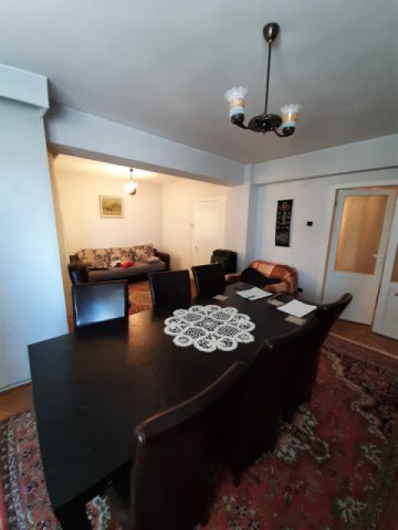 apartament-4-camere-2-bai2-balcoane-et47bloc-cu-lift-zona-ultracentrala-68000-euro-neg