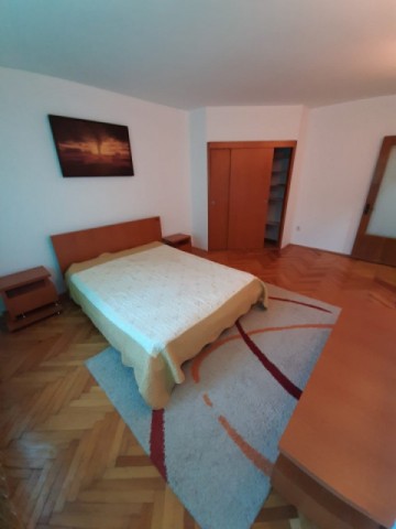 apartament-2-camere-dec-suprafata-de-56-mp-et2-zona-piata-mare-pret-260-3