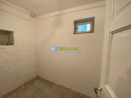 spatiu-comercial-de-inchiriat-in-cetate-8