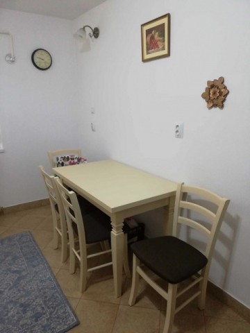 apartament-3-camere-renovat-zona-bazar-0