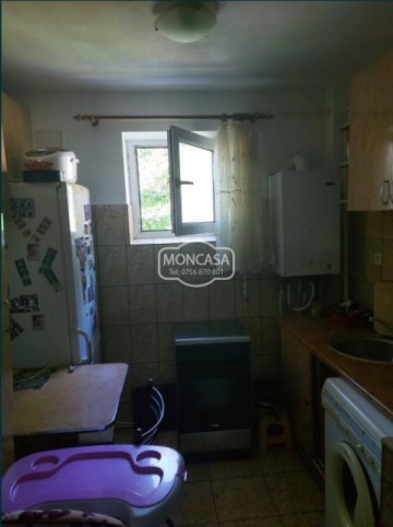 apartament-2-camere-zona-scolii-7-etaj-2-bloc-caramida-5