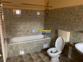 casa-de-vanzare-zona-centru-alba-iulia-470-mp-teren-la-asfalt-11