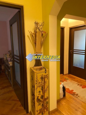 de-vanzare-apartament-4-camere-decomandat-2-bai-balcon-mare-pivnita-si-loc-parcare-finisat-la-cheie-1