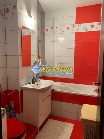 de-vanzare-apartament-4-camere-decomandat-2-bai-balcon-mare-pivnita-si-loc-parcare-finisat-la-cheie-41