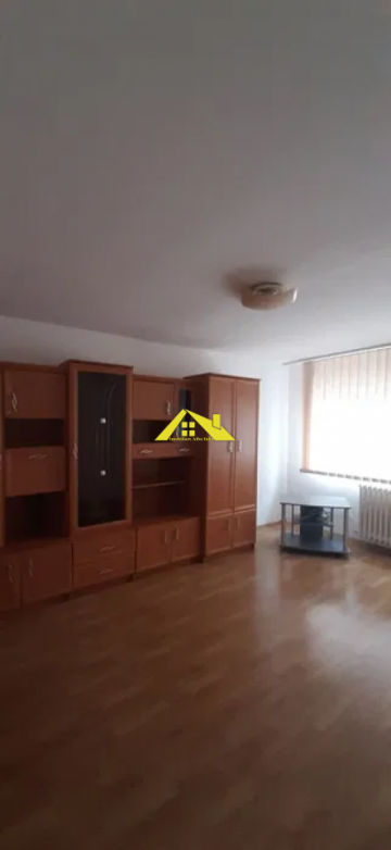 apartament-de-inchiriat-in-cetate-zona-piata