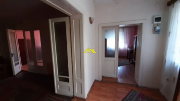 casa-de-vanzare-zona-centrala-5-camere10-minute-de-centru-si-mall-3