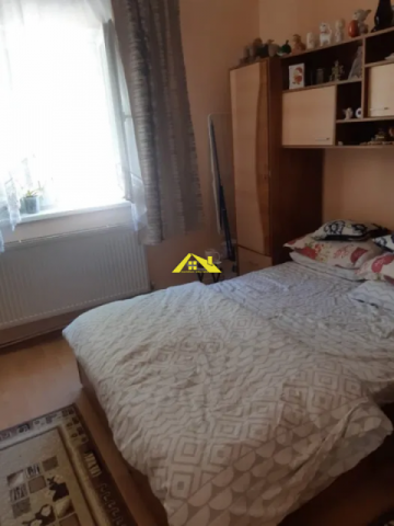 vand-apartament-2-camere-in-cetate-1