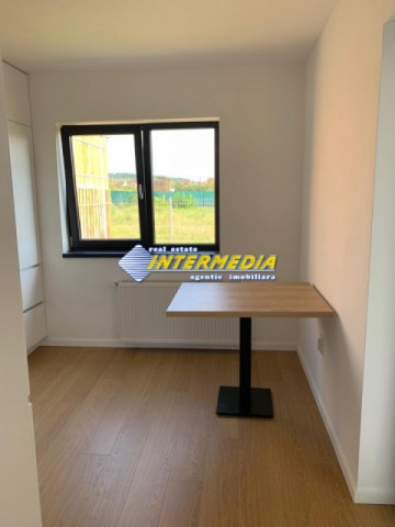 casa-noua-de-vanzare-finisata-la-cheie-pozitie-foarte-buna-in-cetate-17