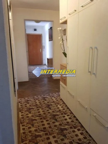 apartament-4-camere-decomandat-de-vanzare-etaj-2-cetate-zona-mercur-6