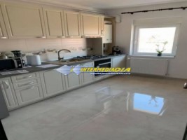 apartament-3-camere-de-vanzare-cetate-etaj-3-in-cetate-finisat-complet