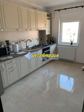 apartament-3-camere-de-vanzare-cetate-etaj-3-in-cetate-finisat-complet-6