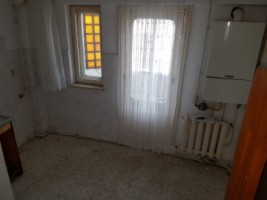 apartament-3-camere-zona-centrala-suprafata-de-71-mp-pret-53000-euro-neg-2