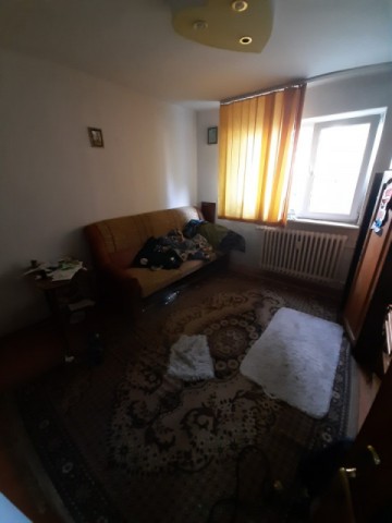 apartament-2-camere-50-mp-parter-decomandat-zona-primaveriisc12-40000-euro-neg-1