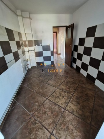 apartament-3-camere-decomandat-tatarasi-metalurgie-etaj-1-3