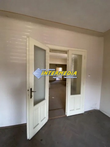 casa-de-vanzare-in-cetate-ultracentral-1
