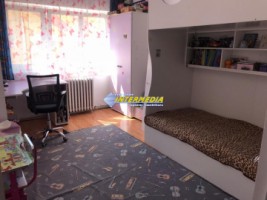 apartament-2-camere-decomandat-de-vanzare-sub-stadion-2