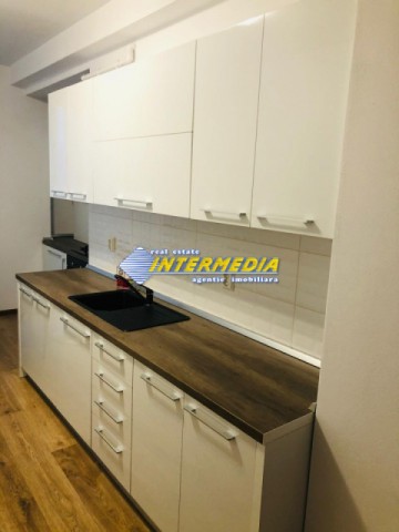 apartament-3-camere-de-inchiriat-bloc-nou-centru-4