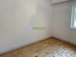 2-camere-decomandat-in-cetate-zona-mercur-pozitie-foarte-buna-3