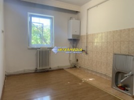 2-camere-decomandat-in-cetate-zona-mercur-pozitie-foarte-buna-5