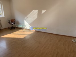 2-camere-decomandat-in-cetate-zona-mercur-pozitie-foarte-buna-9