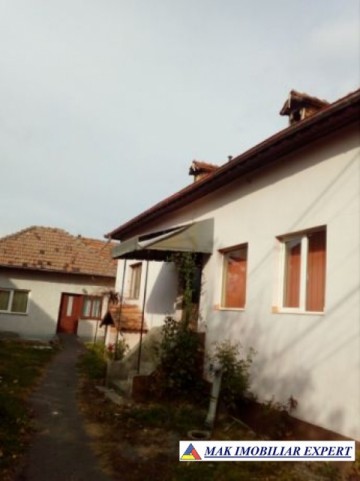 casa-4-camere-teren-1452-mp-campulung