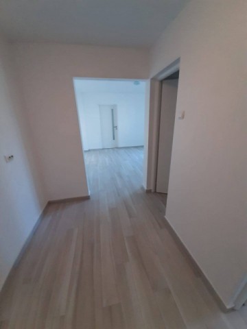 apartament-2-camere-ultracentral-etajul-1-48-mp-49000-negociabil