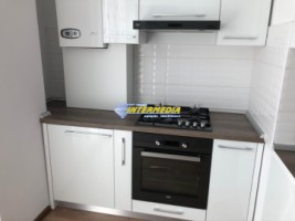 apartament-3-camere-de-inchiriat-bloc-nou-centru-19