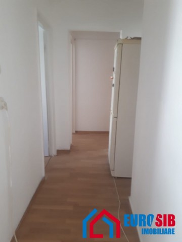 apartament-cu-3-camere-de-inchiriat-comision-0-5