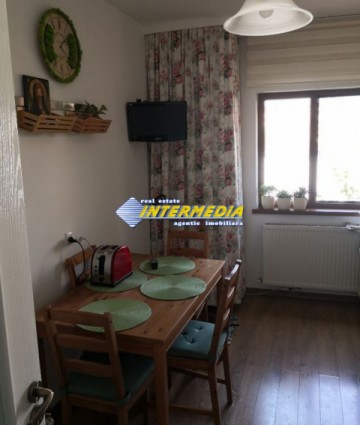 apartament-3-camere-de-vanzare-cetate-etaj-2-renovat-total-1