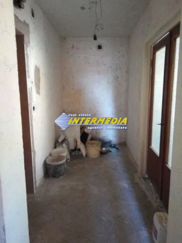 apartament-2-camere-de-vanzare-cetate-zona-closca-bloc-proprietati-2