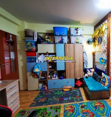 3-camere-decomandat-de-vanzare-in-centru-alba-iulia-etaj-intermediar-5