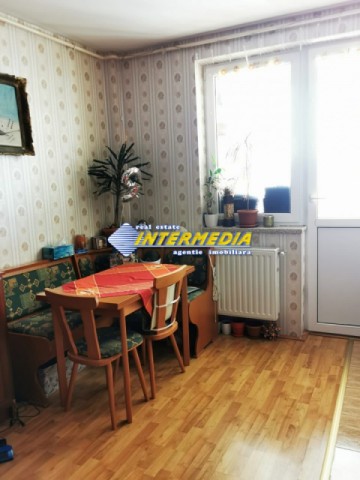3-camere-decomandat-de-vanzare-in-centru-alba-iulia-etaj-intermediar-11