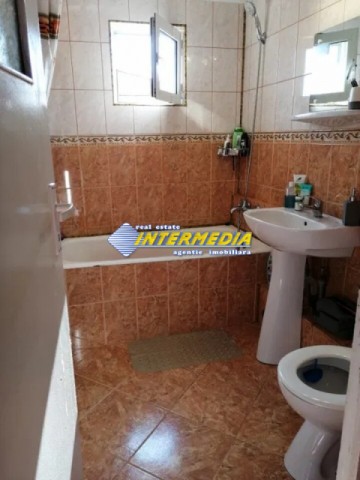 apartament-3-camere-decomandat-de-vanzare-ampoi-3-5