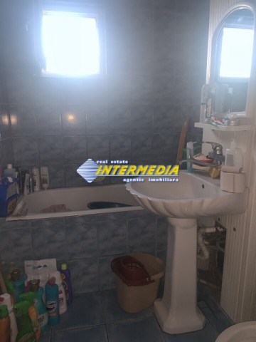 2-camere-decomandat-de-vanzare-in-cetate-zona-bulevard-4