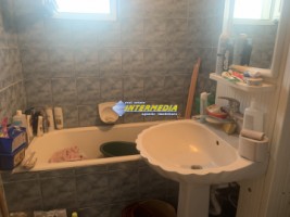2-camere-decomandat-de-vanzare-in-cetate-zona-bulevard-3