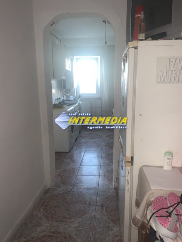 2-camere-decomandat-de-vanzare-in-cetate-zona-bulevard-10