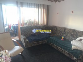 2-camere-decomandat-de-vanzare-in-cetate-zona-bulevard-12