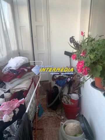 2-camere-decomandat-de-vanzare-in-cetate-zona-bulevard-16