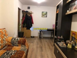 apartament-decomandat-renovat-2-camere-de-vanzare-cetate-zona-mercur-2