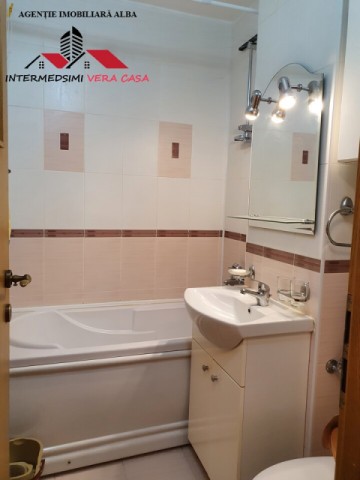 ofer-spre-inchiriere-apartament-de-lux-alba-iulia-2-camere-mobilat-cu-toate-utilitatile-renovat-recent-9