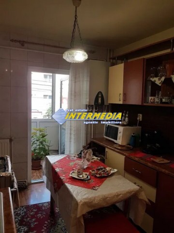apartament-2-camere-de-vanzare-ampoi-2-etaj-1-2