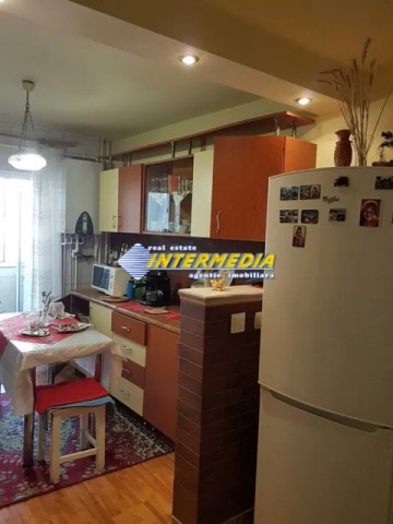 apartament-2-camere-de-vanzare-ampoi-2-etaj-1-3