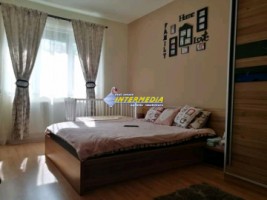 apartament-2-camere-decomandat-de-vanzare-in-cetate-mobilat-si-utilat-complet-loc-parcare-2