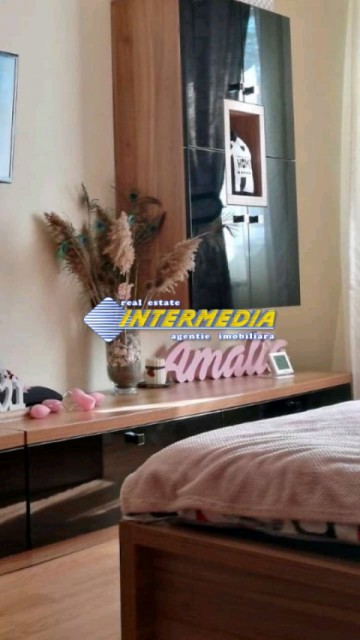 apartament-2-camere-decomandat-de-vanzare-in-cetate-mobilat-si-utilat-complet-loc-parcare-4