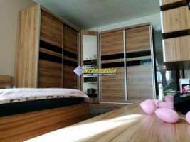 apartament-2-camere-decomandat-de-vanzare-in-cetate-mobilat-si-utilat-complet-loc-parcare-7