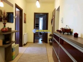 apartament-2-camere-decomandat-de-vanzare-in-cetate-mobilat-si-utilat-complet-loc-parcare-10