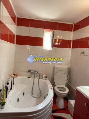 apartament-3-camere-decomandat-80-mp-de-vanzare-sub-stadion-2